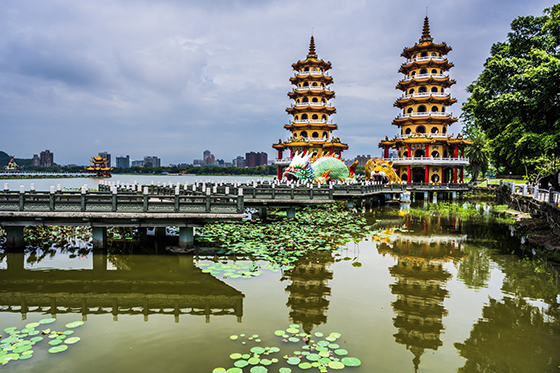 Photo of the Dragon and Tiger Pagodas, a temple located at Lotus Lake in Zuoying District, Kaohsiung, Taiwan